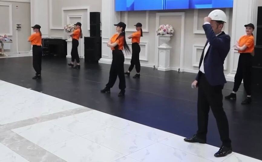 Андрей Хапочкин принял участие в торжественном мероприятии, посвященном Дню работников строительной отрасли