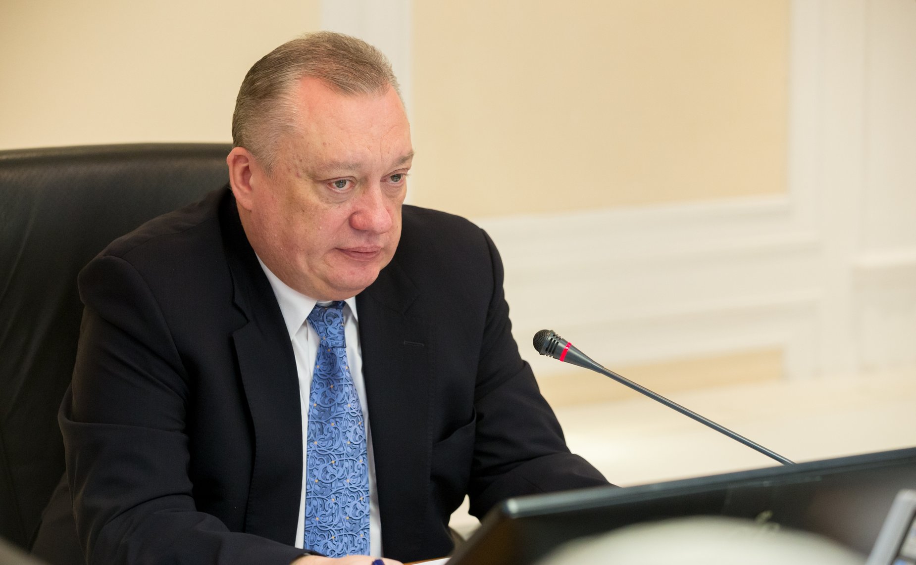 В. Тюльпанов