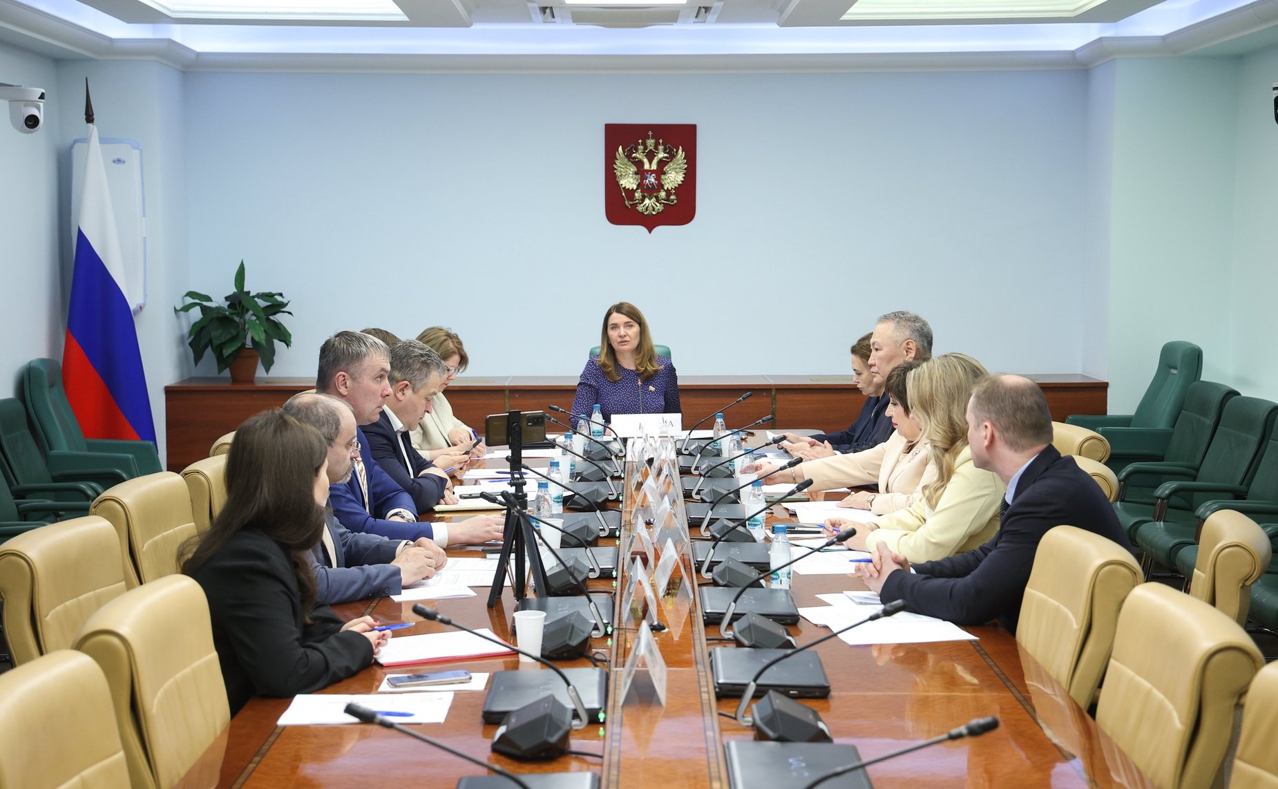 Круглый стол Комитета СФ по социальной политике на тему «О дополнительных мерах поддержки молодых семей в субъектах РФ: законодательный аспект»