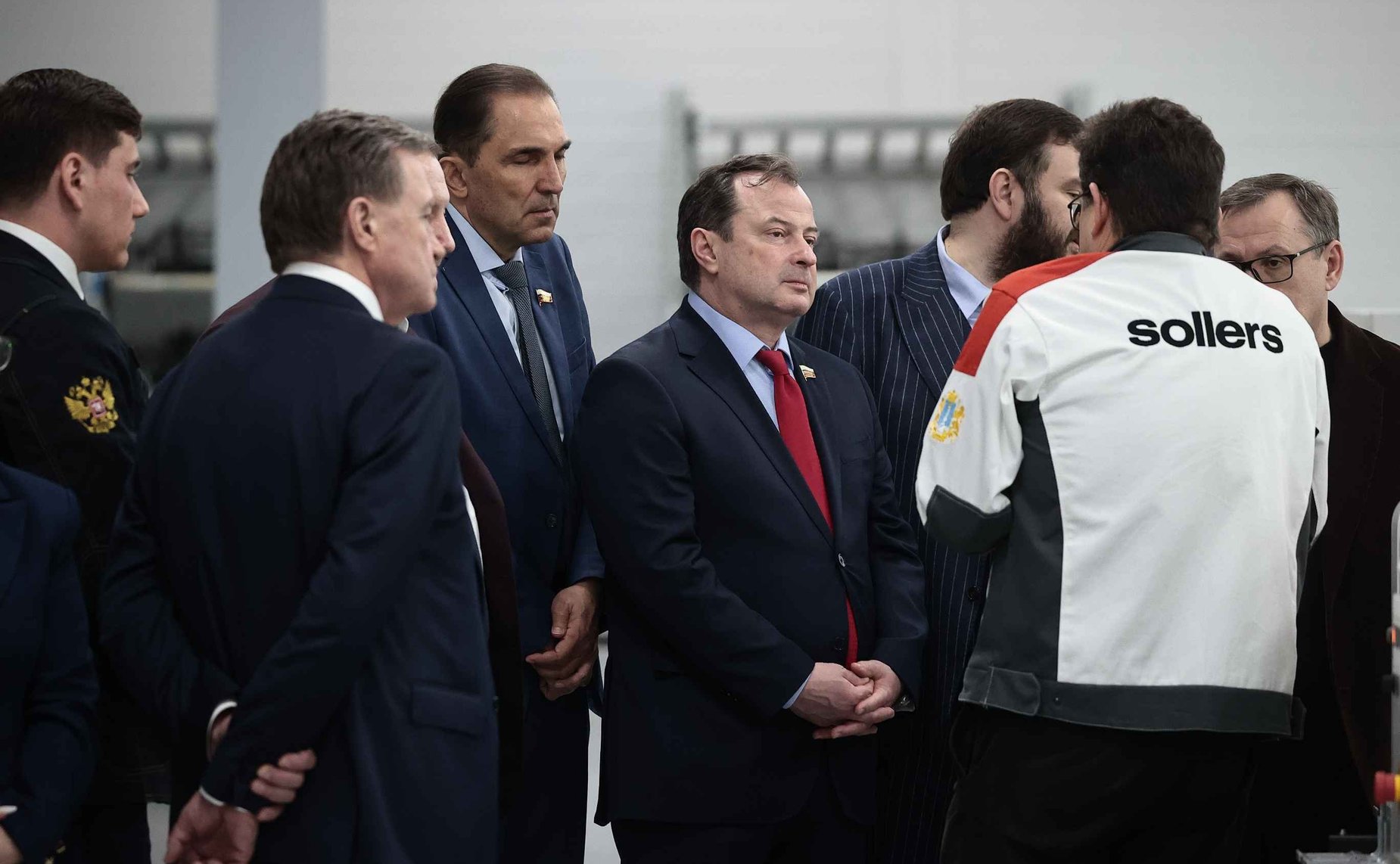 В ходе поездки сенаторам презентовали новую модель автомобиля, который разработан на Ульяновском автомобильном заводе