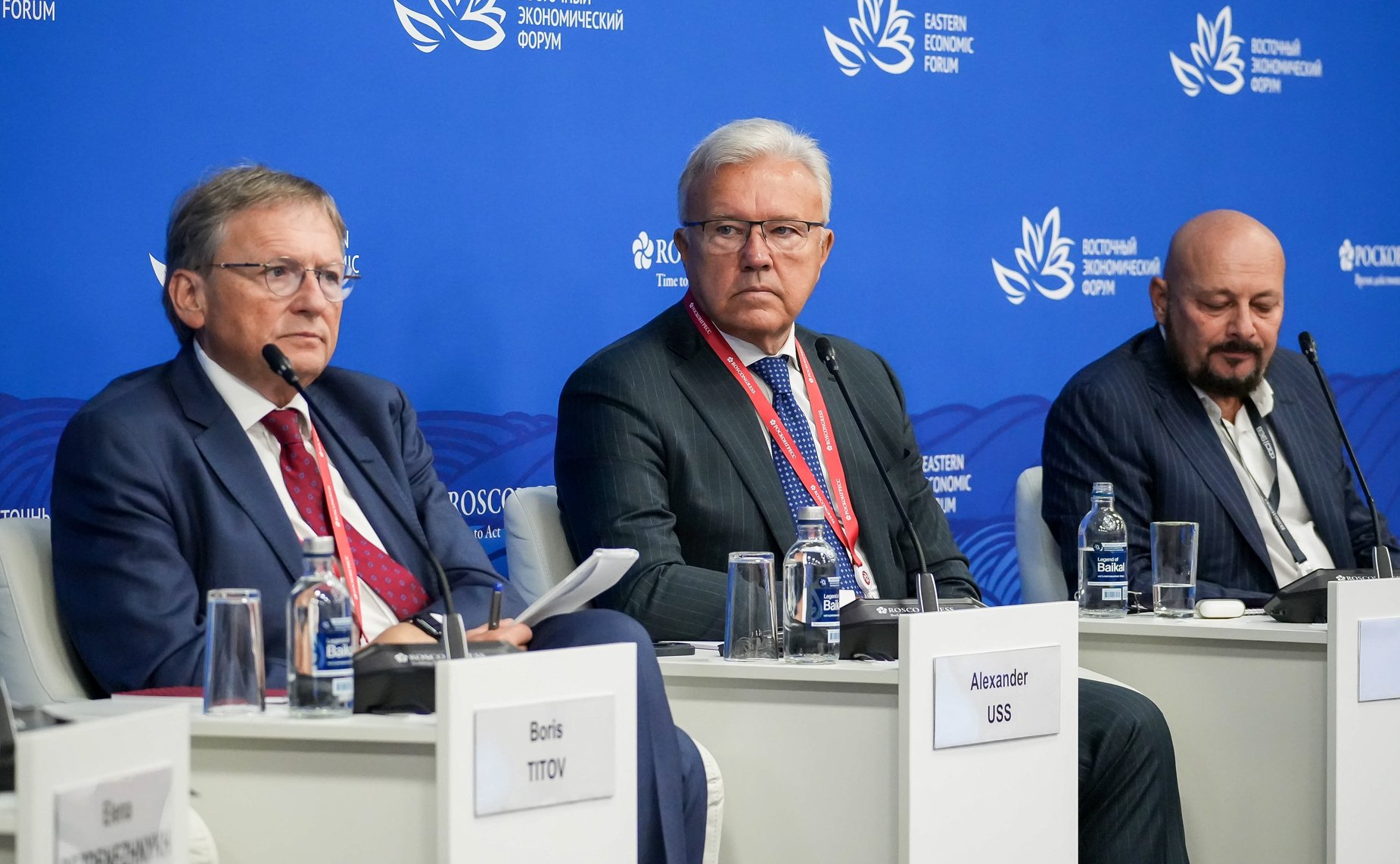 Сессия «Роль Сибири в развороте на Восток – как использовать дальневосточный опыт?». Сенаторы принимают участие в VIII Восточном экономическом форуме