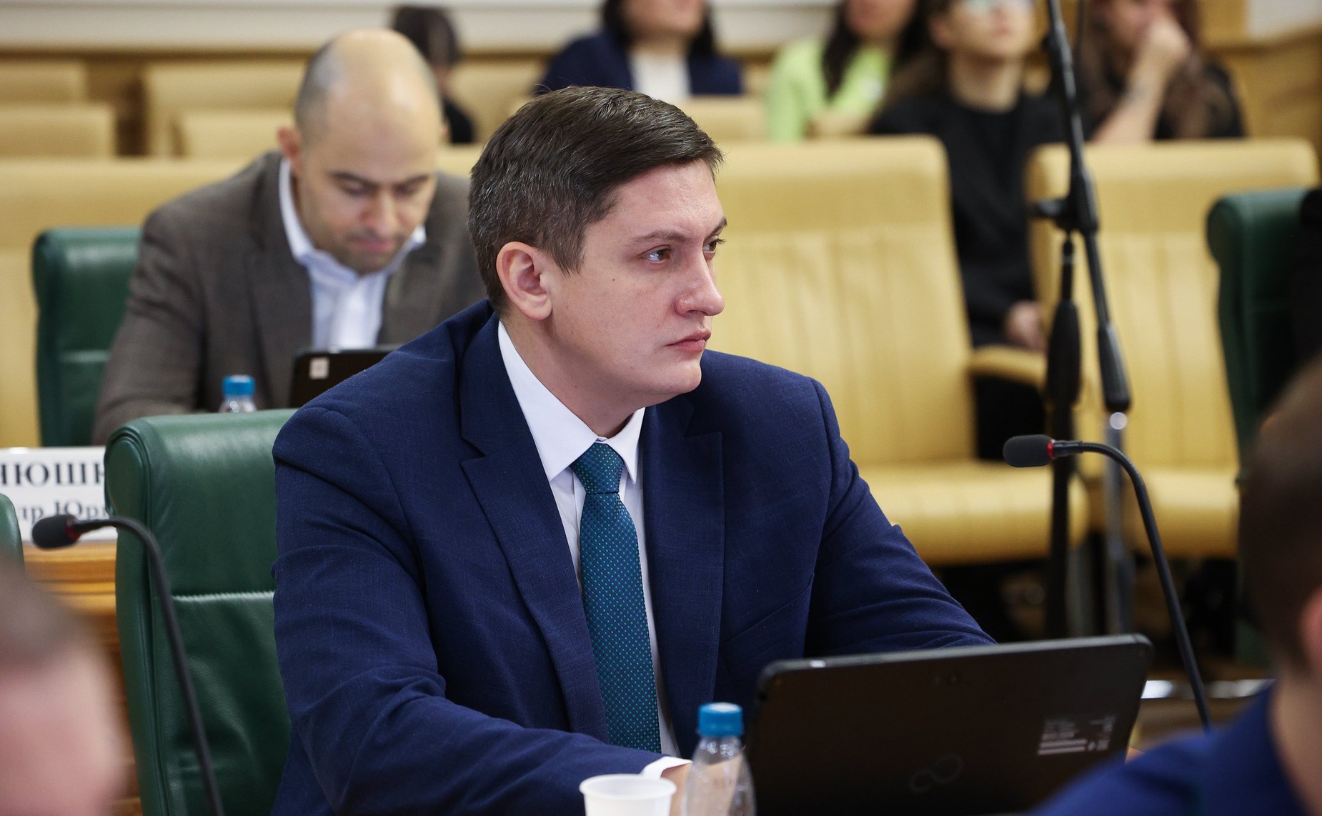 Круглый стол на тему «О ходе подготовки отраслей российской промышленности к реализации проекта по созданию высокоскоростной железнодорожной магистрали Москва-Санкт-Петербург»