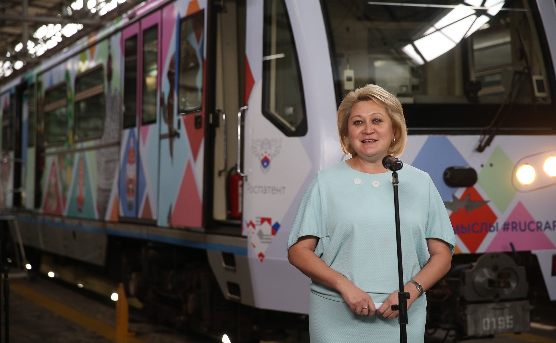 Лилия Гумерова приняла участие в церемонии запуска тематического метропоезда «Народные промыслы»