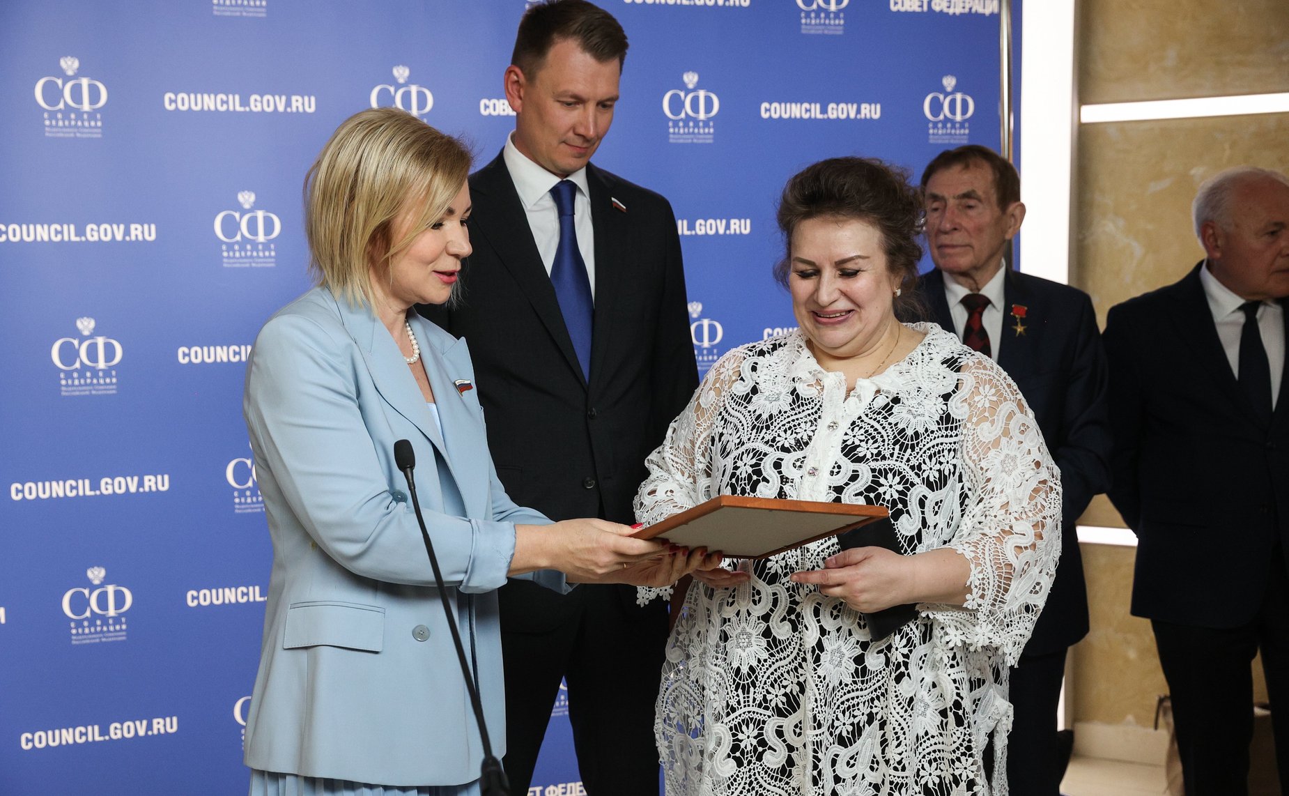 Награждение призеров Всероссийской сетевой акции «Подвиг села: наставники» и 7 творческих коллективов