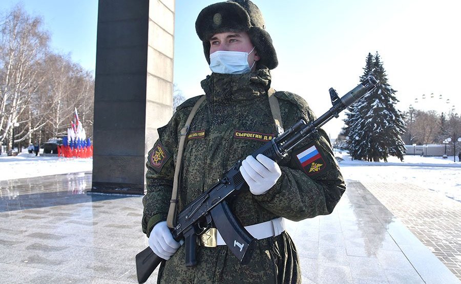 Сергей Мартынов принял участие в возложении цветов к Вечному огню в Йошкар-Оле и посетил ракетную дивизию