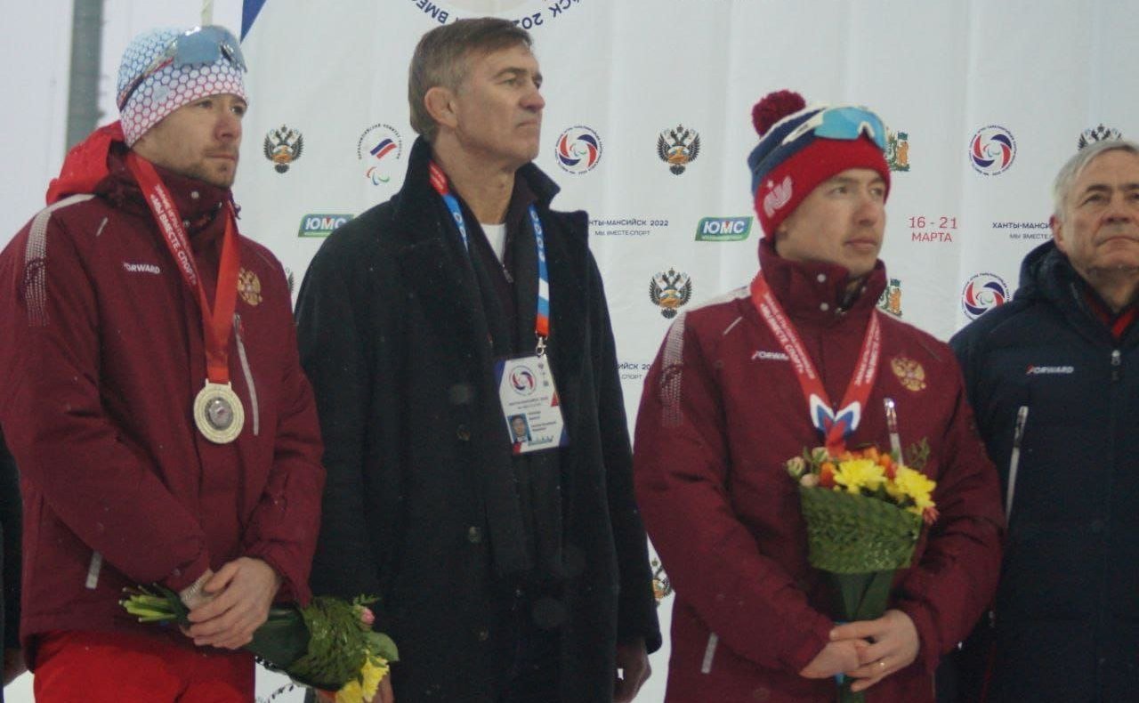 Александр Брыксин и сенатор от Ханты-Мансийского автономного округа – Югры Эдуард Исаков приняли участие в торжественной церемонии награждения победителей Зимних Игр Паралимпийцев «Мы Вместе. Спорт» по биатлону