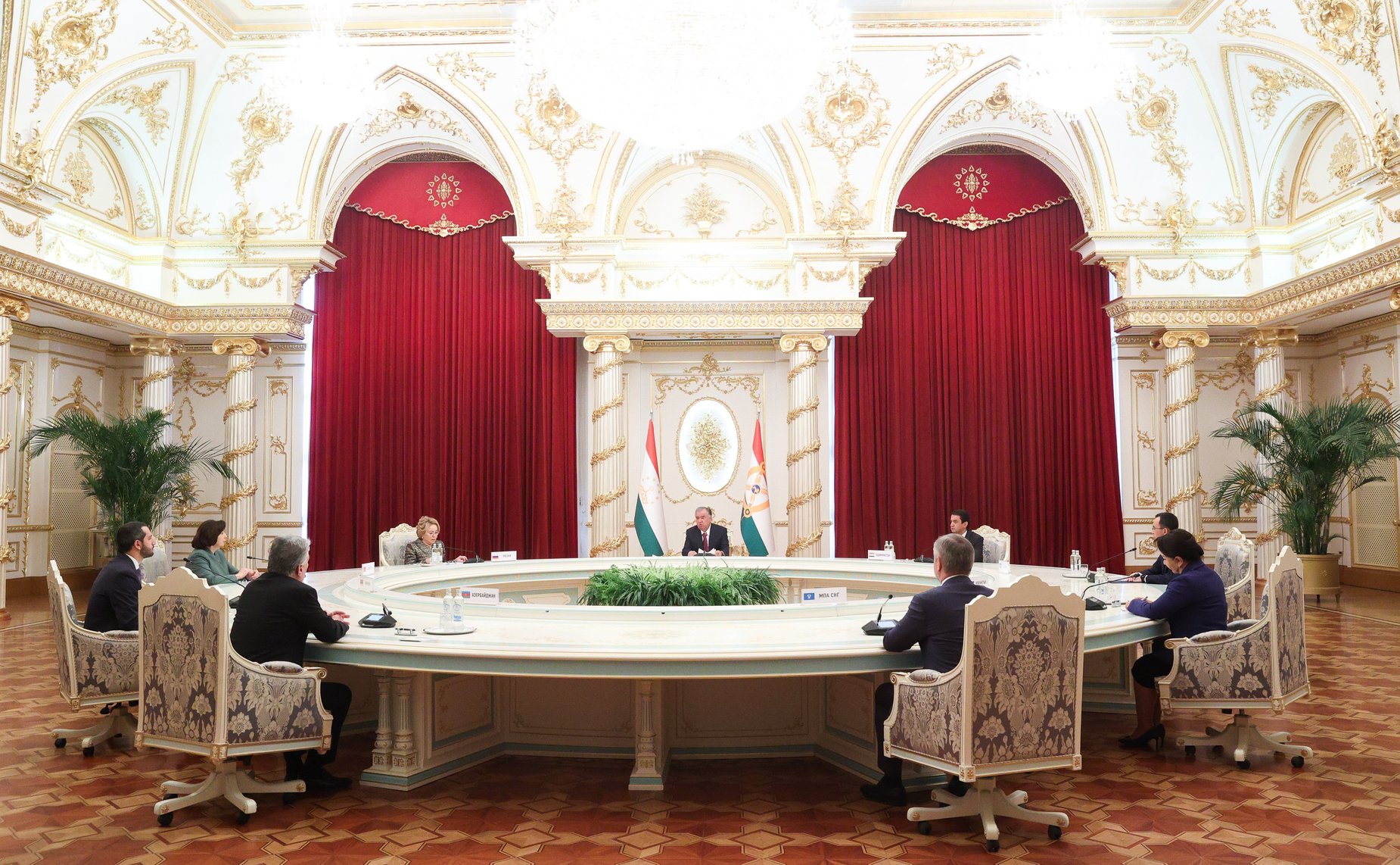Встреча глав парламентских делегаций государств-участников МПА СНГ с Президентом Республики Таджикистан Эмомали Рахмоном