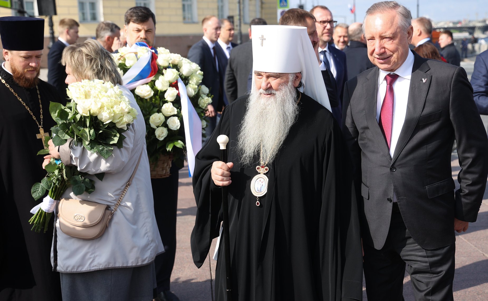 Возложение цветов к памятнику Петру I на Сенатской площади