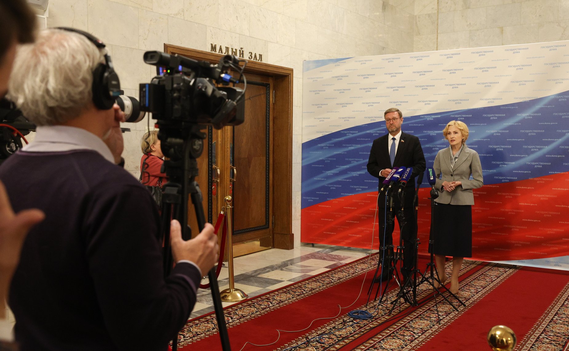 Заседание парламентской комиссии по расследованию обстоятельств, связанных с созданием американскими специалистами биологических лабораторий на территории Украины