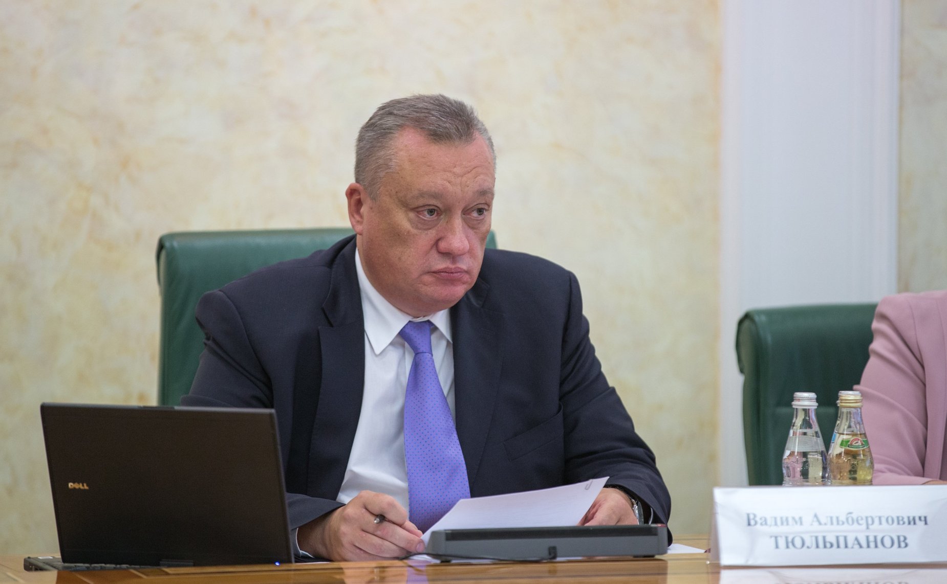 В. Тюльпанов на парламентских слушаниях в СФ на тему «Место и роль отраслевых учреждений высшего профессионального образования в современной системе образования России»