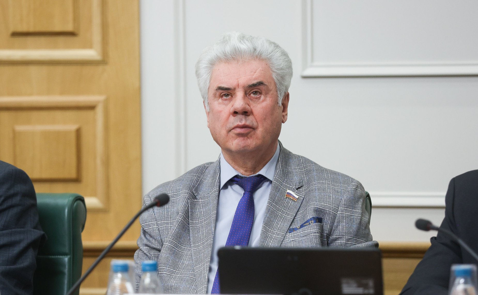 Виктор Бондарев