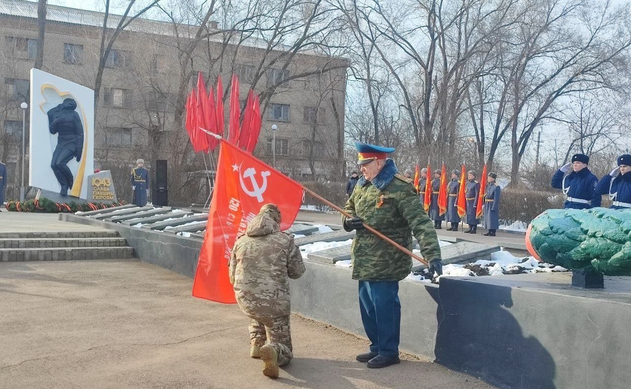 Ольга Бас приняла участие в церемонии возложения Гирлянды Славы в ЛНР