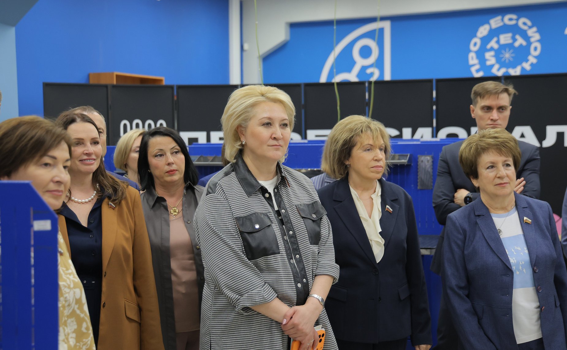 Выездное заседание Комитета Совета Федерации по науке, образованию и культуре «Развитие системы непрерывного образования для обеспечения технологического лидерства региона ( на примере Вологодской области)» Посещение химико-технологического колледжа