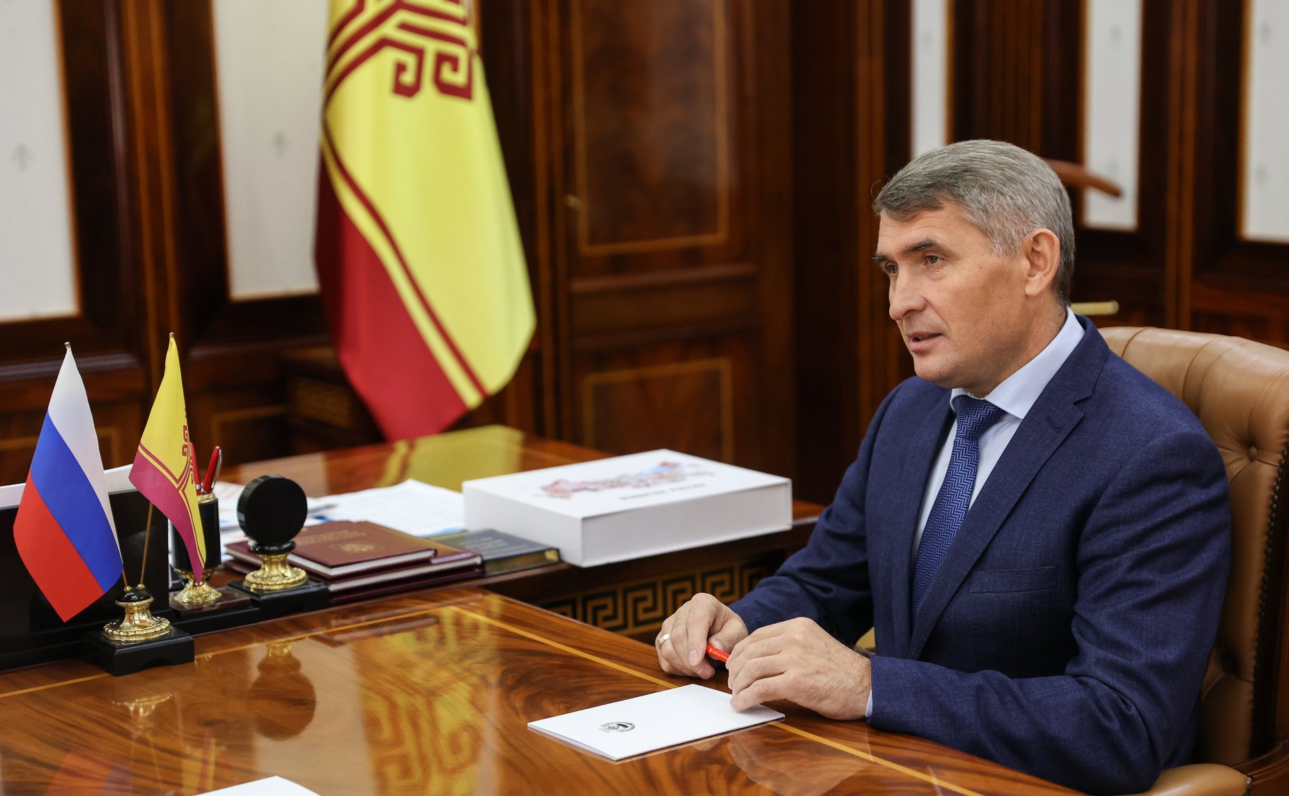 Олег Николаев