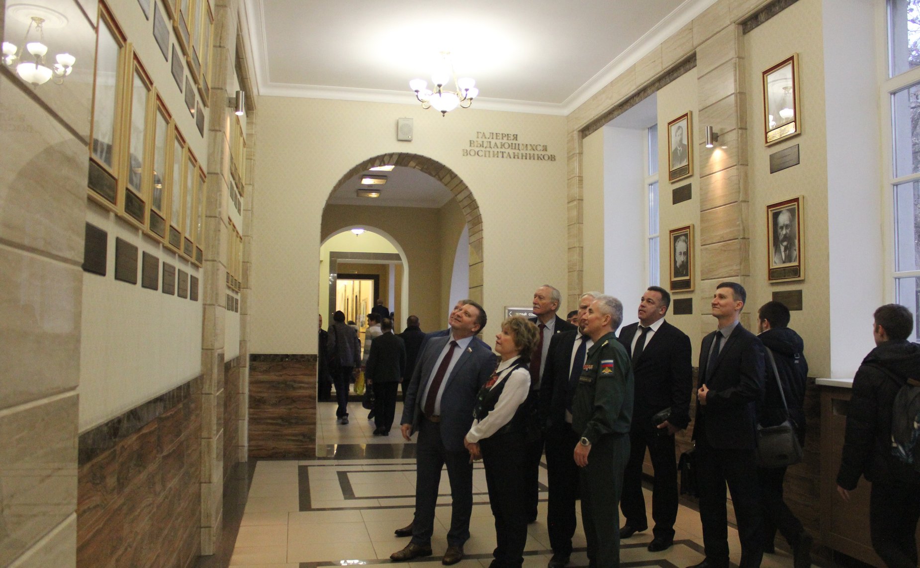 Заместитель председателя Комитета СФ по обороне и безопасности Алексей Кондратьев посетил Всероссийские форумы «Золотой эполет» и «Инженер — профессия творческая»