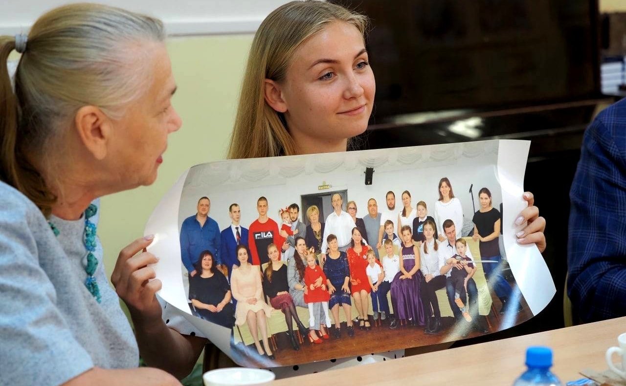 Анатолий Артамонов встретится с воспитанниками приемных многодетных семей и их родителями