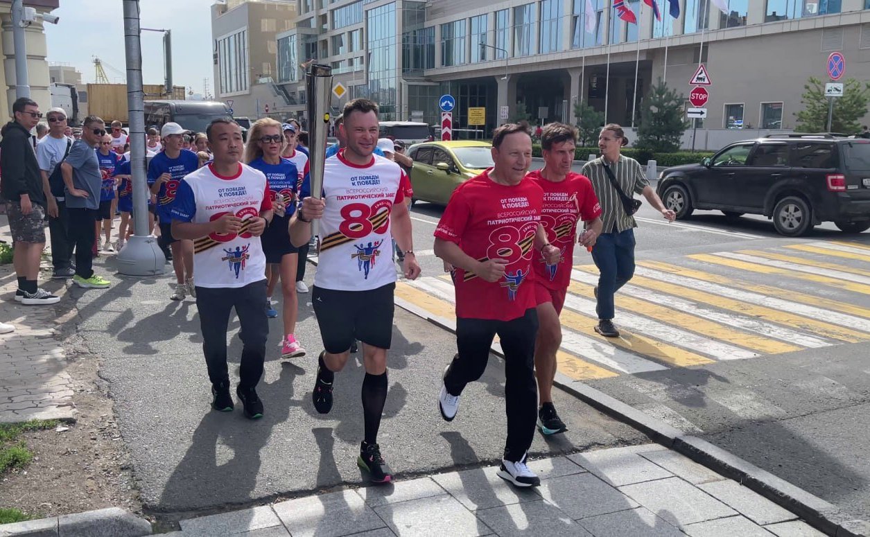 Александр Ролик принял участие во Всероссийской патриотической акции забег-эстафета «От Победы к Победе»