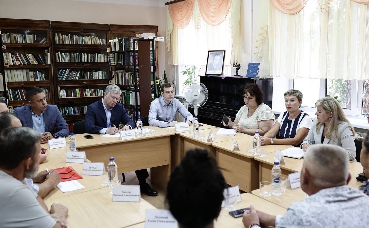 Айрат Гибатдинов вместе с губернатором Алексеем Русских совершил рабочую поездку в Старомайнский район Ульяновской области