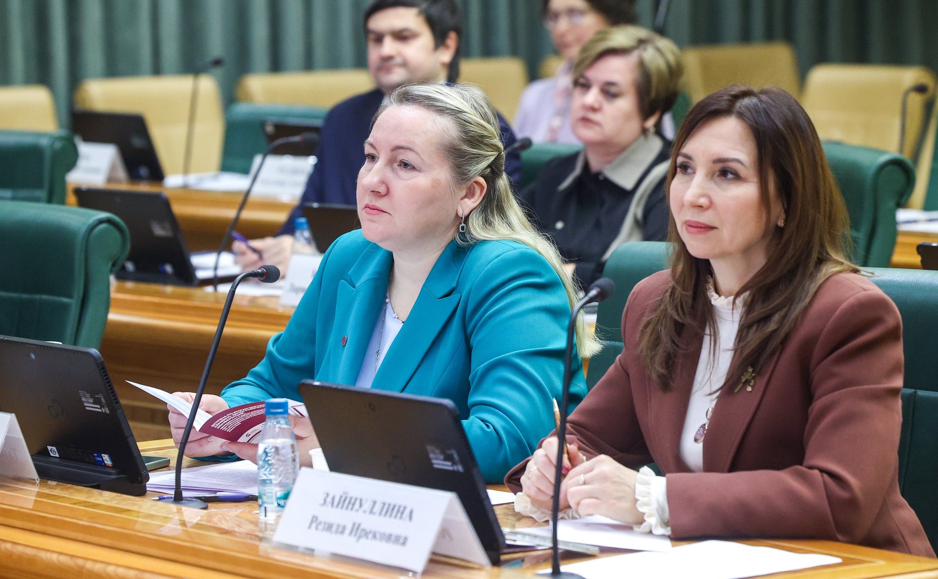 Встреча председателя Комитета СФ по науке, образованию и культуре Лилии Гумеровой с участниками окружных семейно-демографических конференций