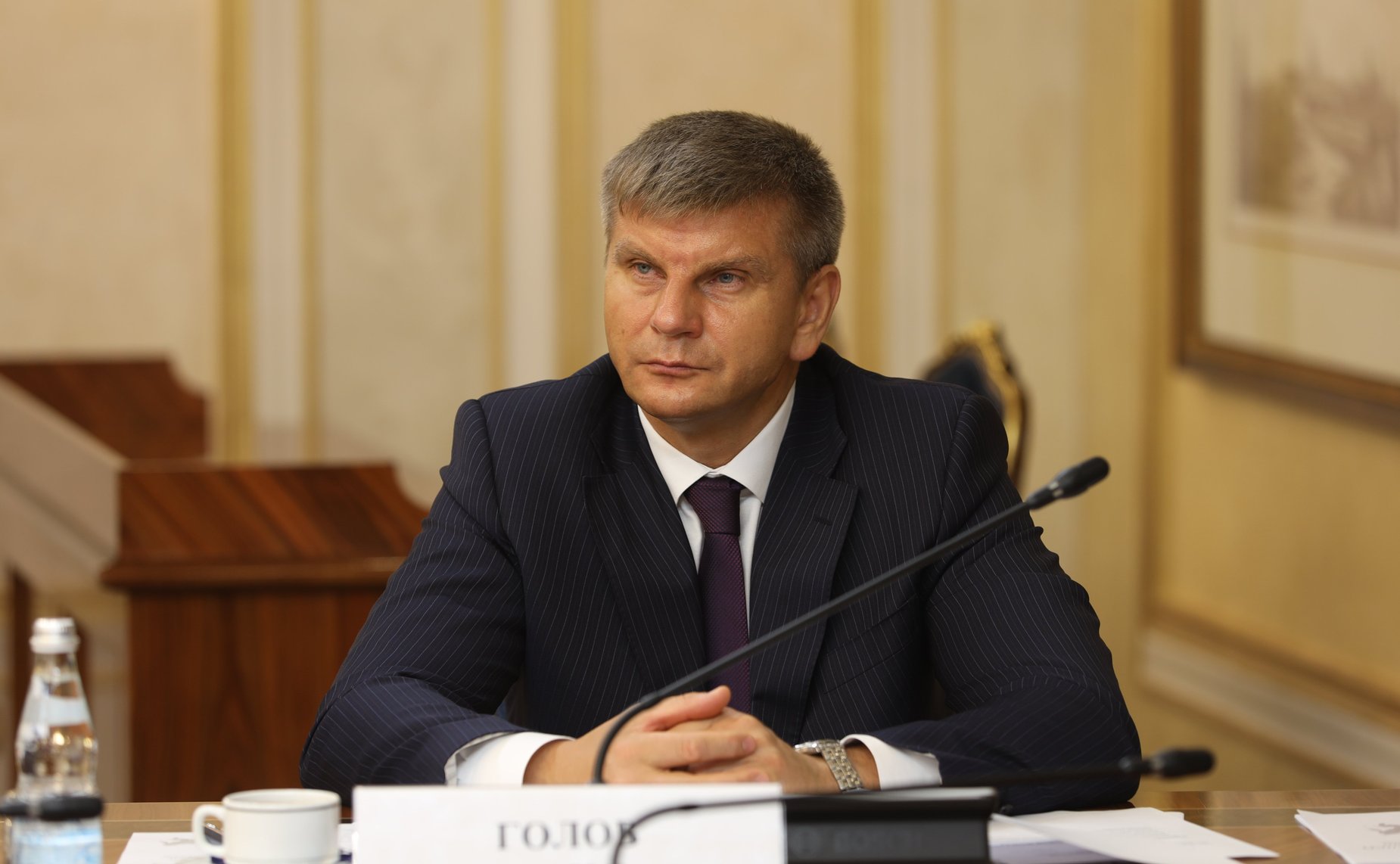 Геннадий Голов