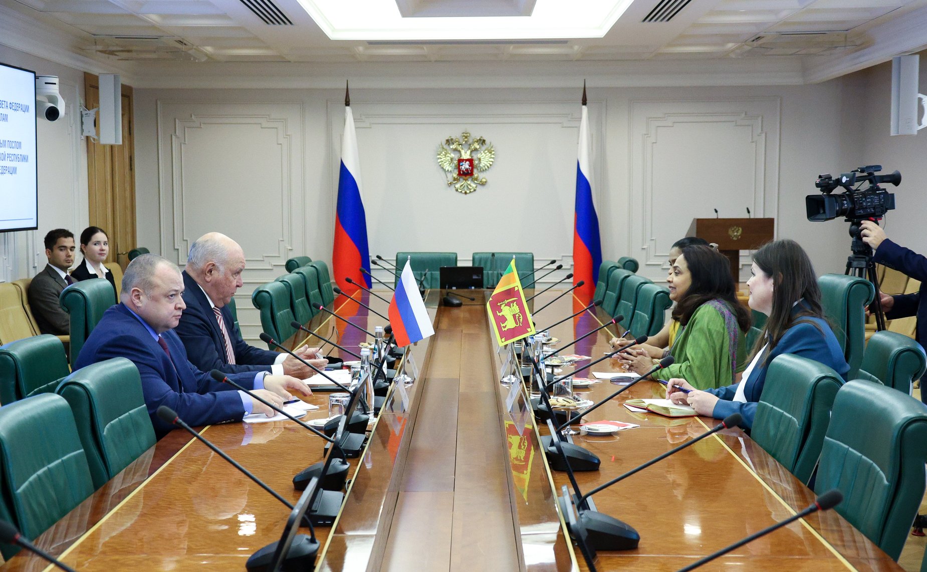 Григорий Карасин провел рабочую встречу с Чрезвычайным и Полномочным Послом Демократической Социалистической Республики Шри-Ланка в РФ Шобини Каушалой Гунасекерой