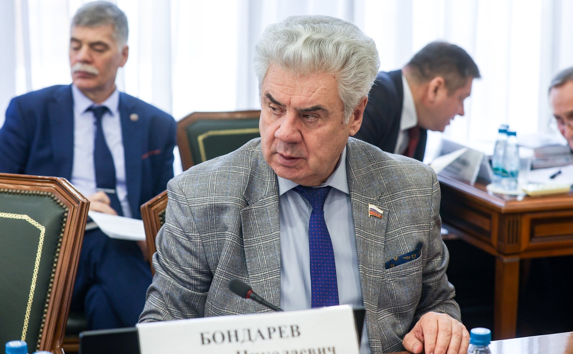 Виктор Бондарев