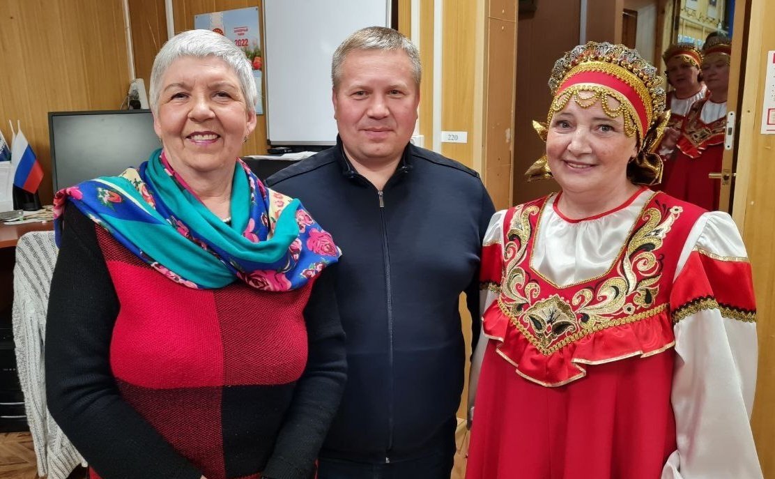 Денис Гусев, в рамках работы в регионе, совершил поездку в деревню Макарово Заполярного района Ненецкого АО, где принял участие в презентации книги «Судьбы людские разные, земные, не напрасные»