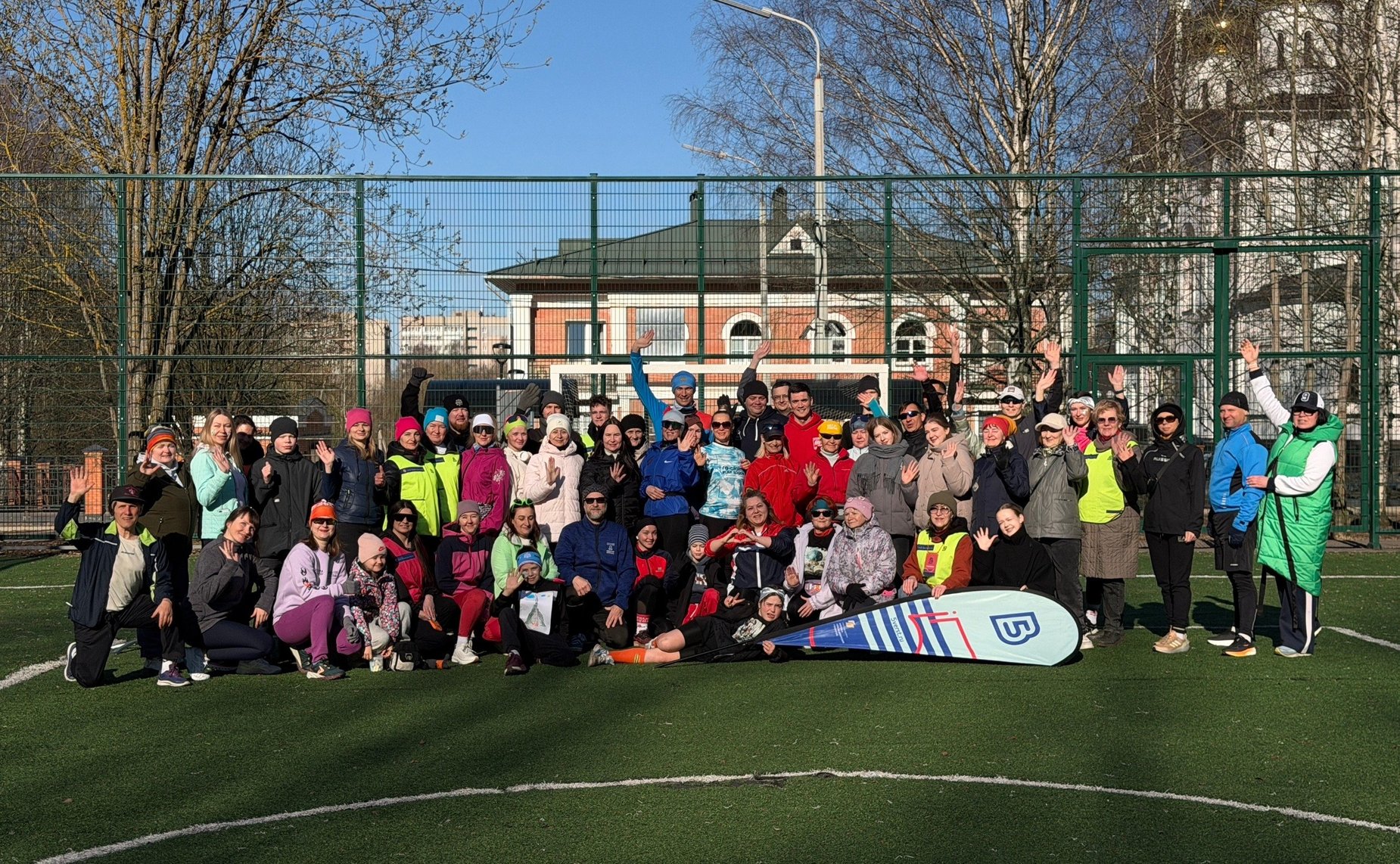 Роман Маслов принял участие в утренней зарядке вместе с депутатами и жителями Череповца