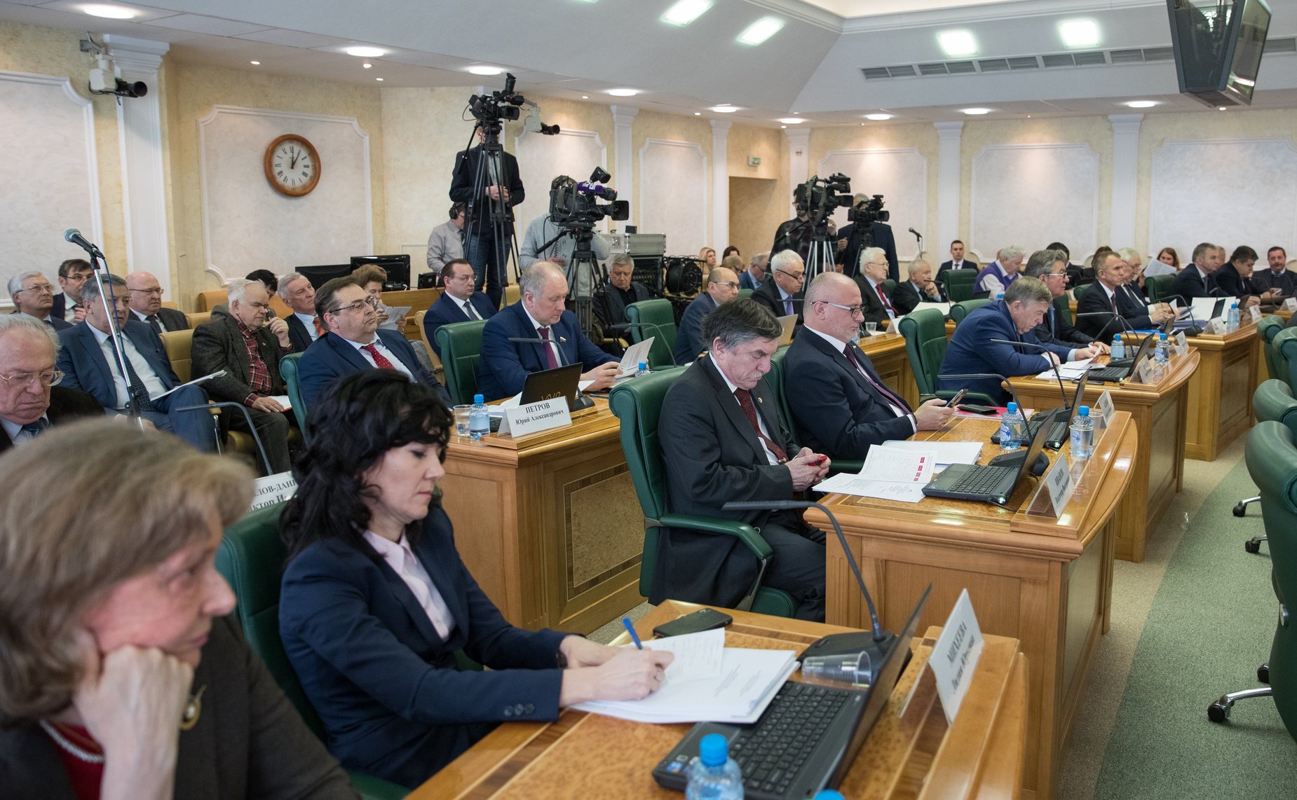 Заседание Научно-экспертного совета, посвященное анализу основных положений Послания Президента РФ Федеральному Собранию и разработке законодательных мер по их обеспечению