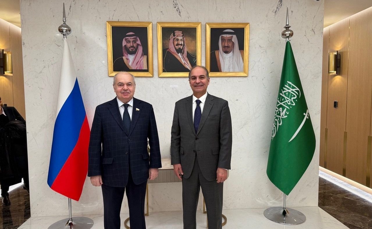 Ильяс Умаханов провел встречу с Чрезвычайным и Полномочным Послом Королевства Саудовской Аравии в Российской Федерации Сами Альсадхани