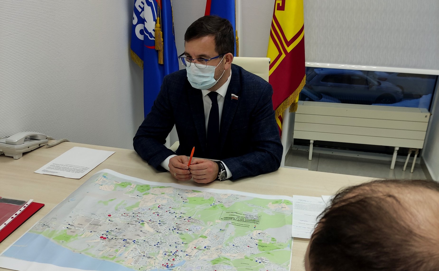 Николай Владимиров провел прием граждан в регионе