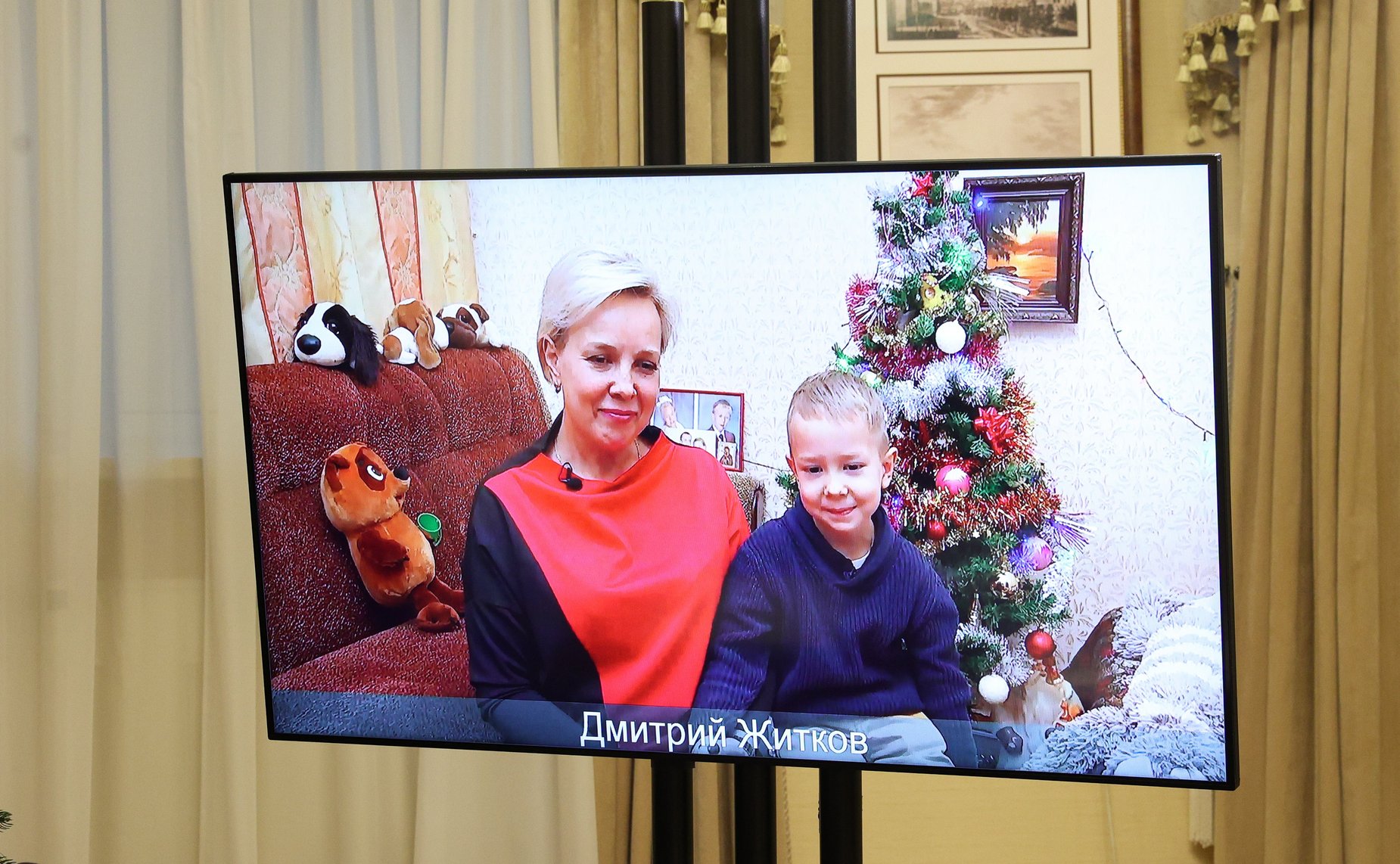 Валентина Матвиенко приняла участие во Всероссийской акции «Елка желаний» и помогла исполниться новогодним желаниям детей из Санкт-Петербурга