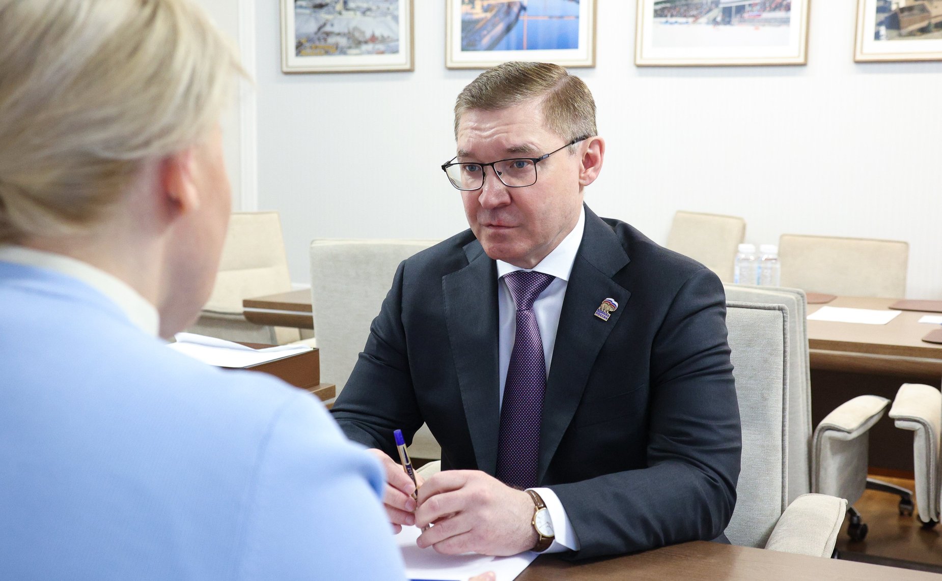 Встреча первого заместителя Председателя Совета Федерации Владимира Якушева с губернатором Еврейской автономной области Марией Костюк