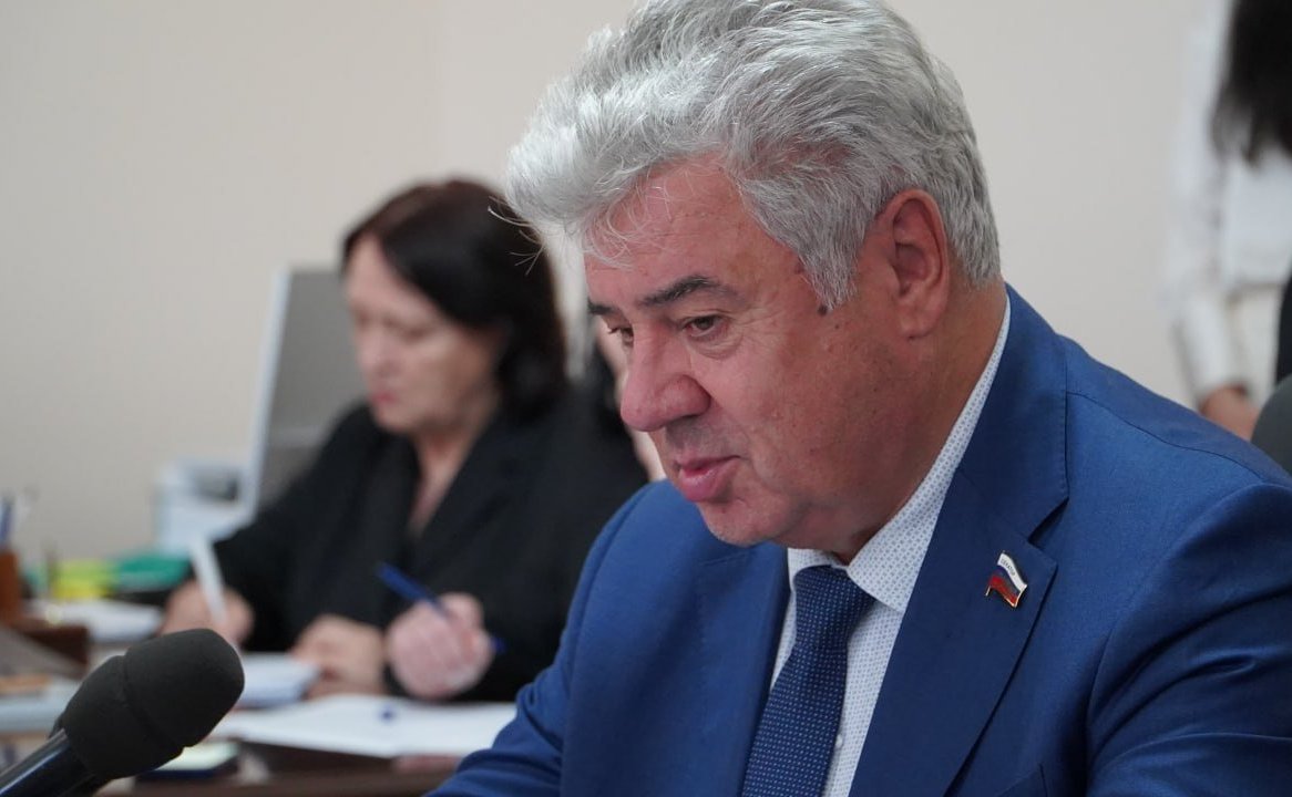 Виктор Бондарев