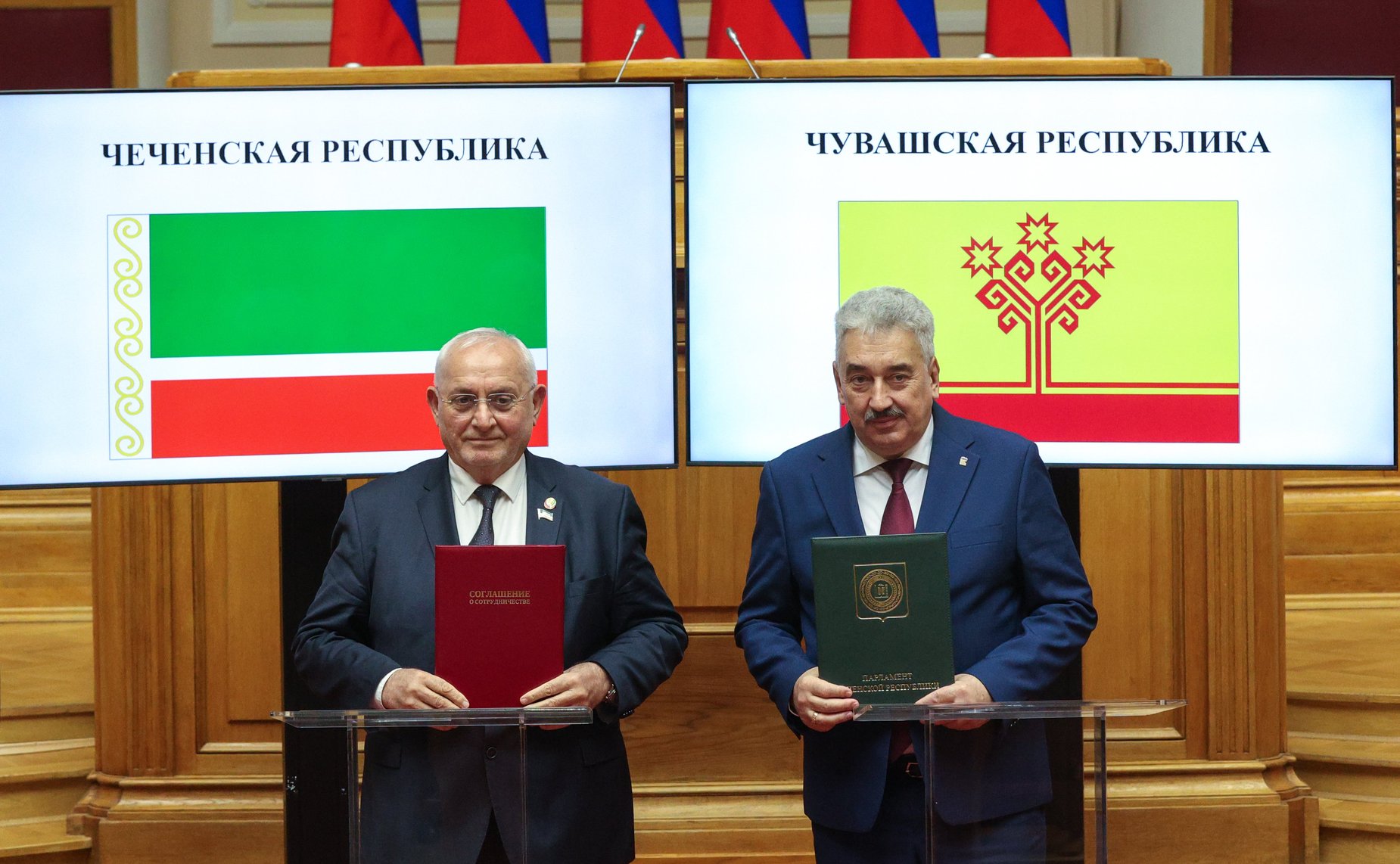 Церемония подписания соглашений о сотрудничестве между законодательными органами субъектов Российской Федерации