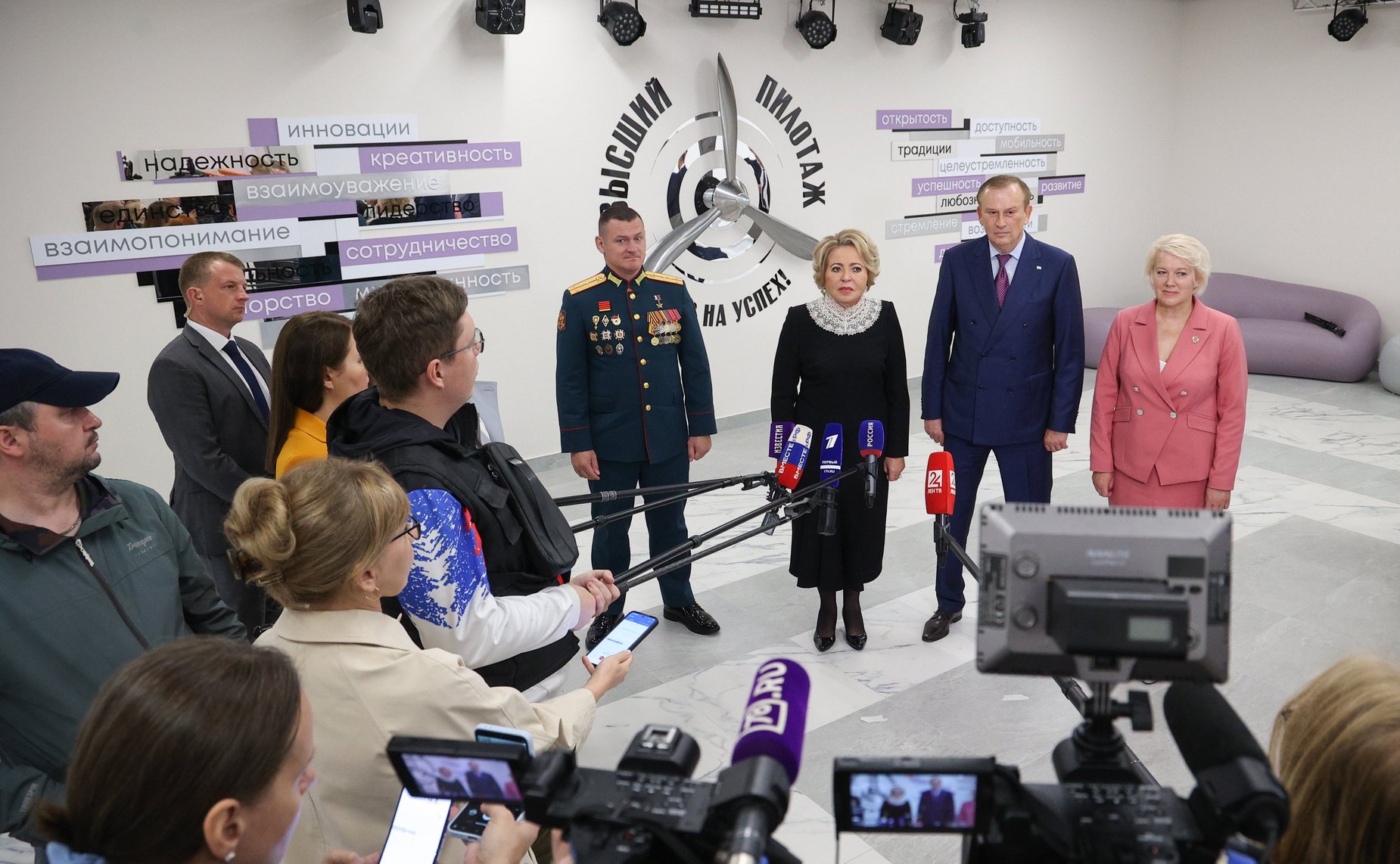 Валентина Матвиенко приняла участие в торжественном открытии Гатчинского центра образования «Высший пилотаж»
