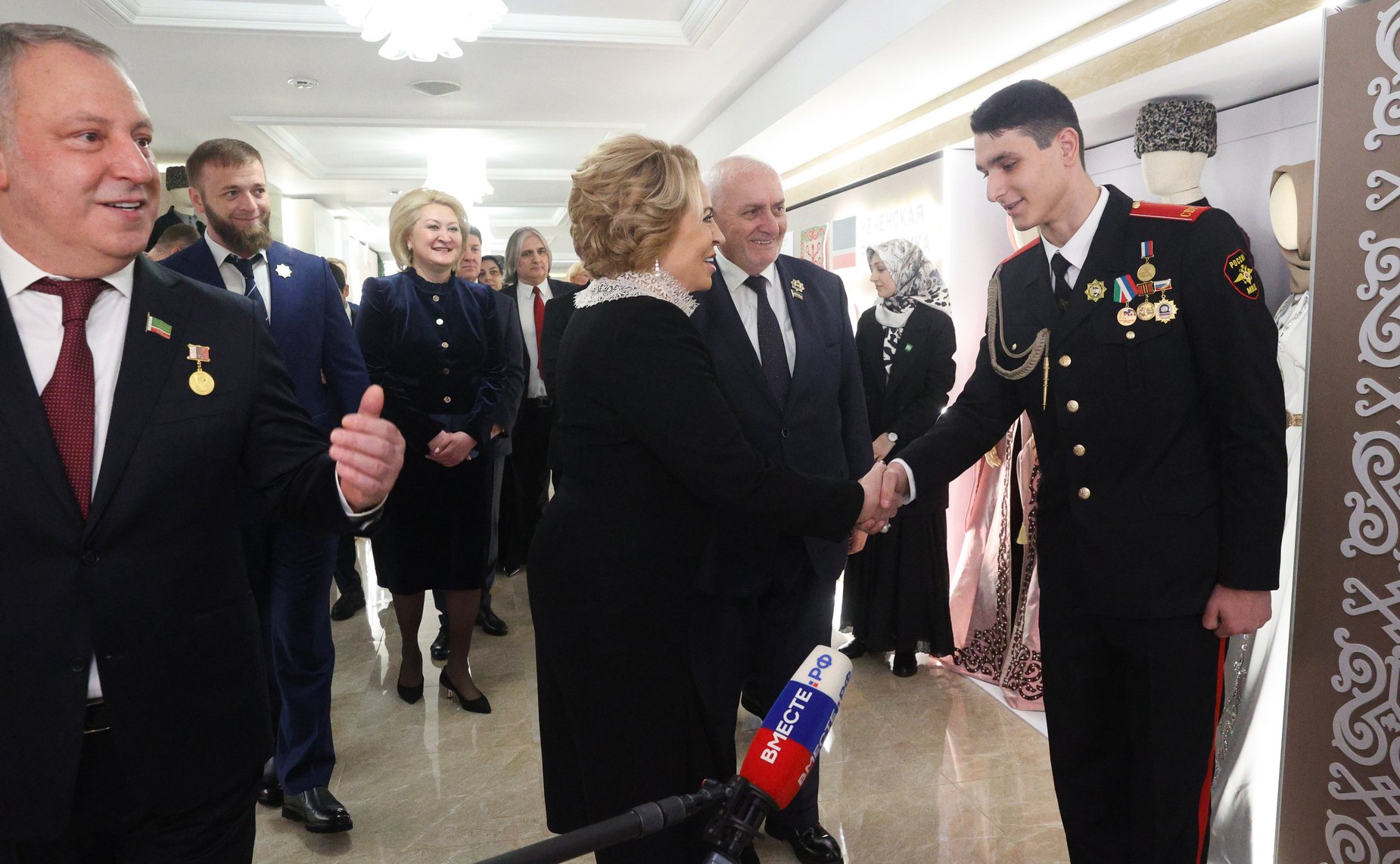 Председатель Совета Федерации и глава Парламента Чеченской Республики осмотрели выставку «Грозный – культурная столица России 2025 года»