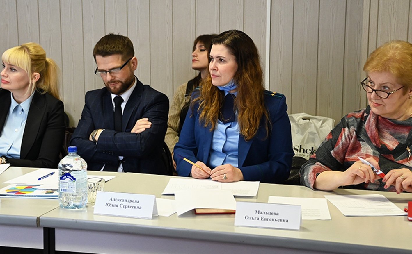 Ежегодный областной конкурс среди студентов и выпускников ВУЗов на лучшую работу по теме: «Трудоустройство молодых специалистов по окончании ВУЗа как фактор обеспечения реализации права на труд: проблемы и перспективы их решения»