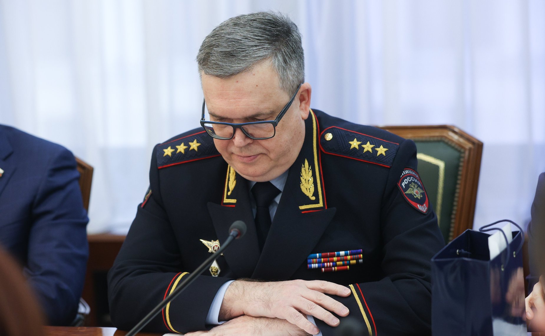 Совещание на тему «О мерах, направленных на снижение уровня некомплекта личного состава органов внутренних дел РФ, реализацию социальных гарантий и установленных льгот сотрудникам и работникам указанных органов»