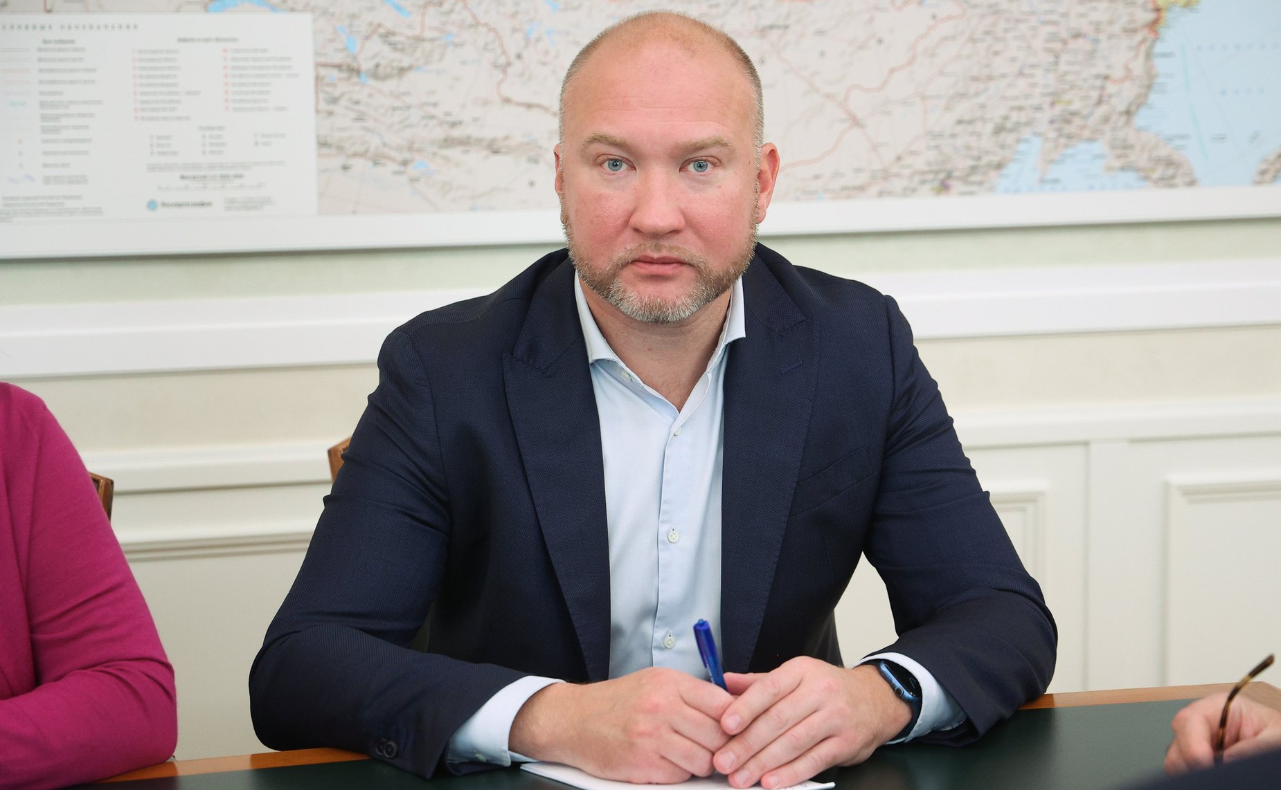 Рабочая встреча заместителя Председателя СФ Юрия Воробьева с Ваграмом Карапетяном, членом Экспертного совета МПК, исполнительным директором образовательно-культурного благотворительного фонда «Наше будущее»