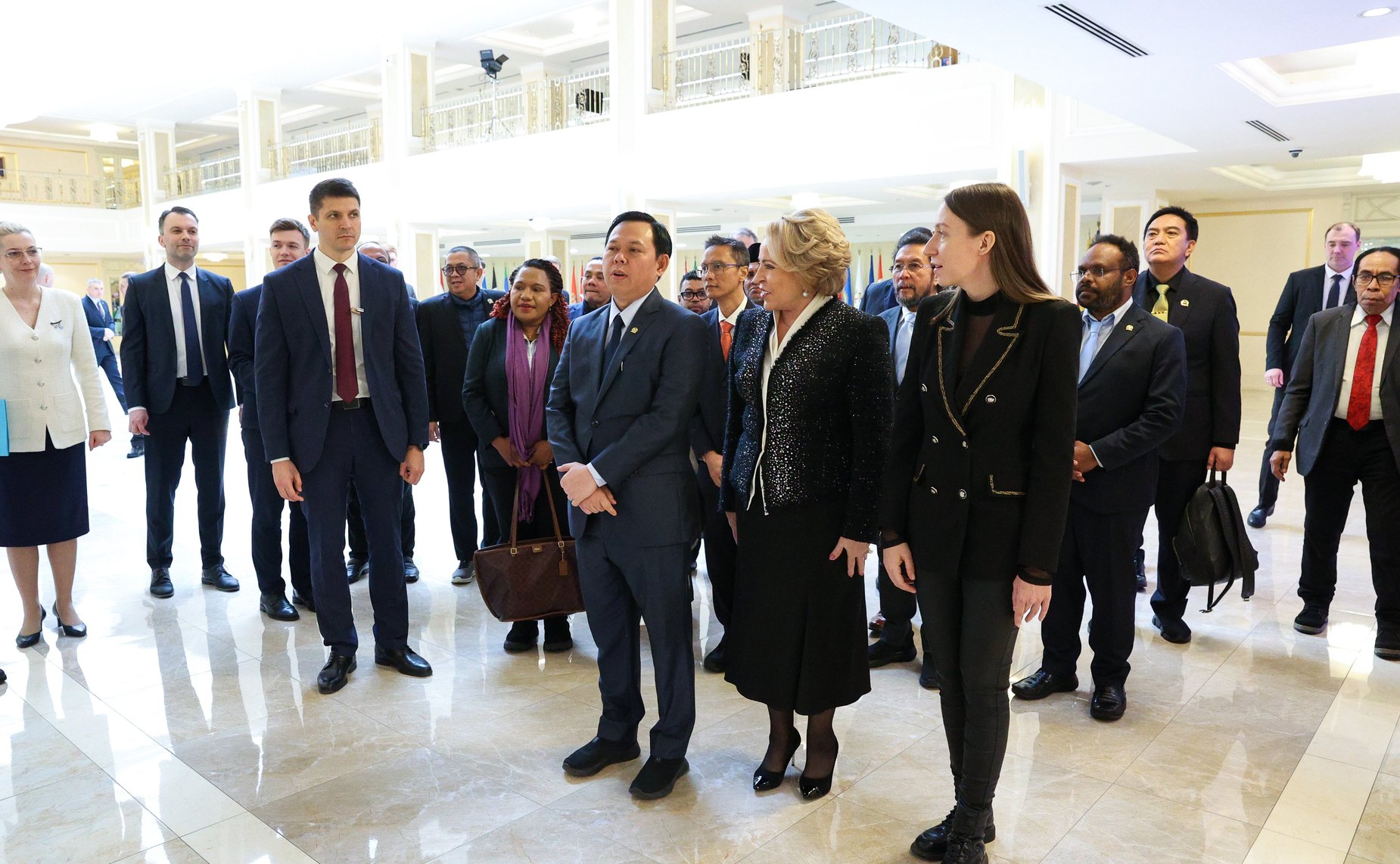 Валентина Матвиенко провела встречу с Председателем Совета представителей регионов Республики Индонезии Султаном Бактиаром Наджамундином