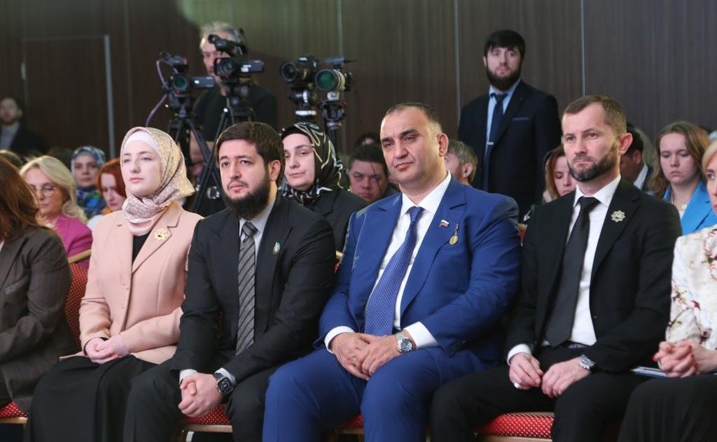 Мохмад Ахмадов принял участие в пленарном заседании Первого всероссийского форума «Инклюзивная школа. Успешность каждого ребенка» в Грозном