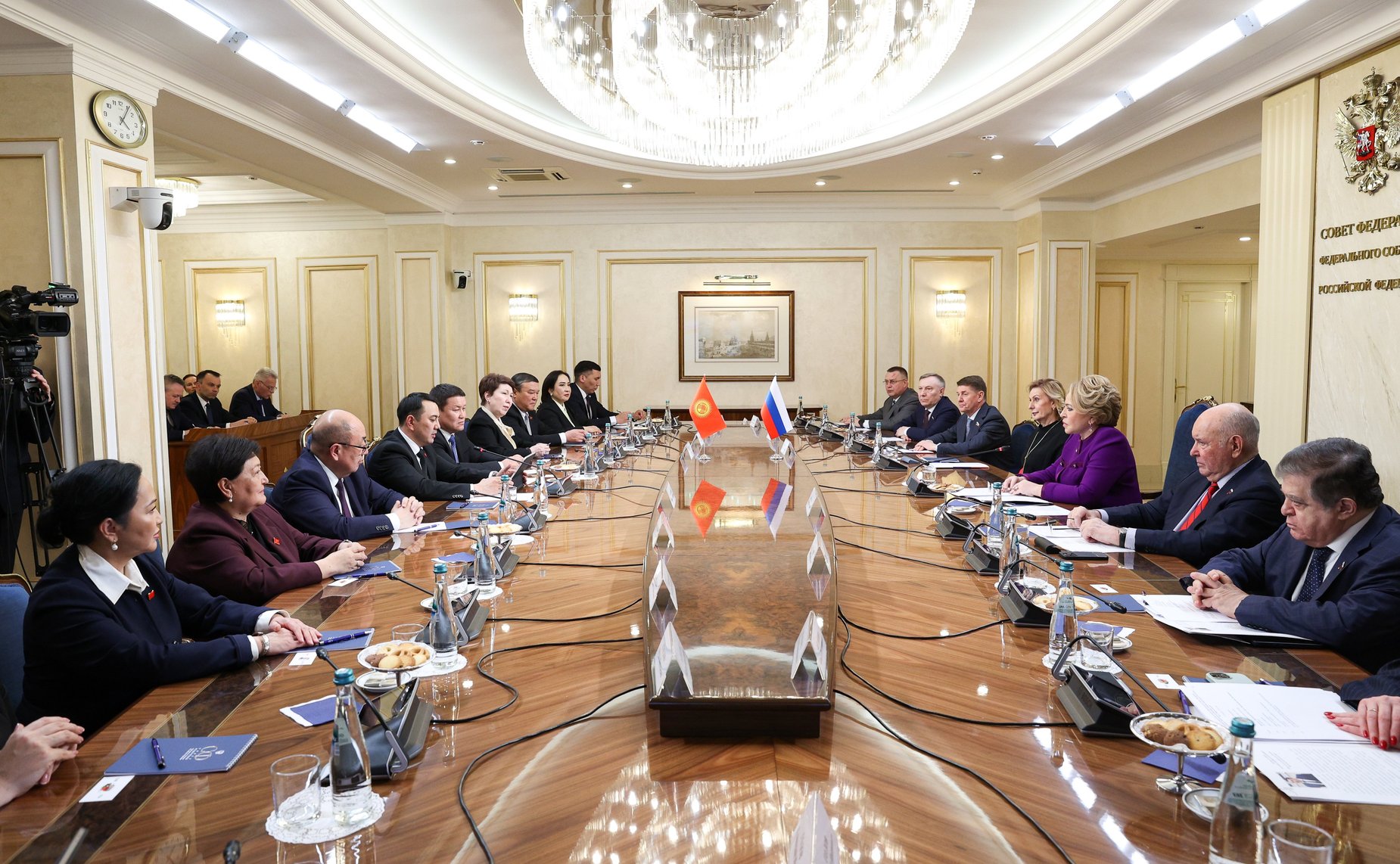 Валентина Матвиенко провела встречу с Председателем Жогорку Кенеша Киргизской Республики Марленом Маматалиевым