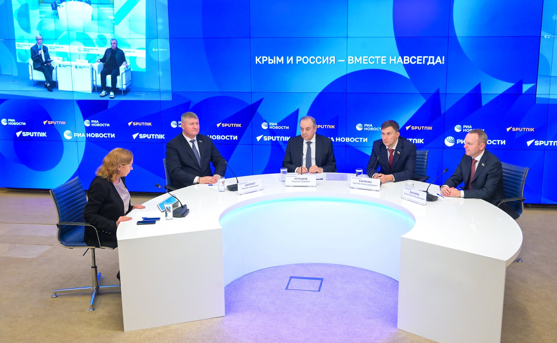 Сенатор РФ Сергей Карякин принял участие в видеомосте Москва — Симферополь «Крым и Россия — вместе навсегда» к 12-й годовщине воссоединения Крыма и Севастополя с Россией