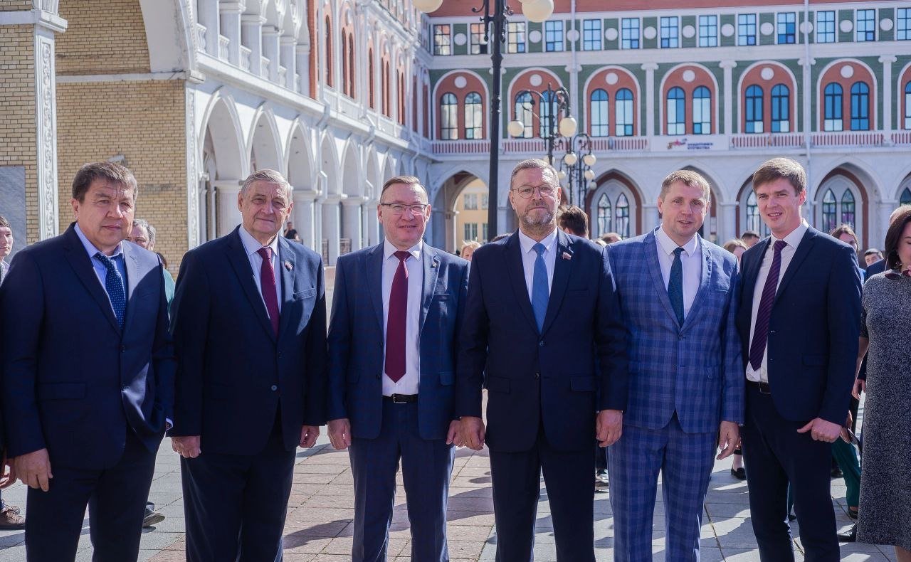 Заместитель Председателя Совета Федерации Константин Косачев в День знаний принял участие в ряде мероприятий