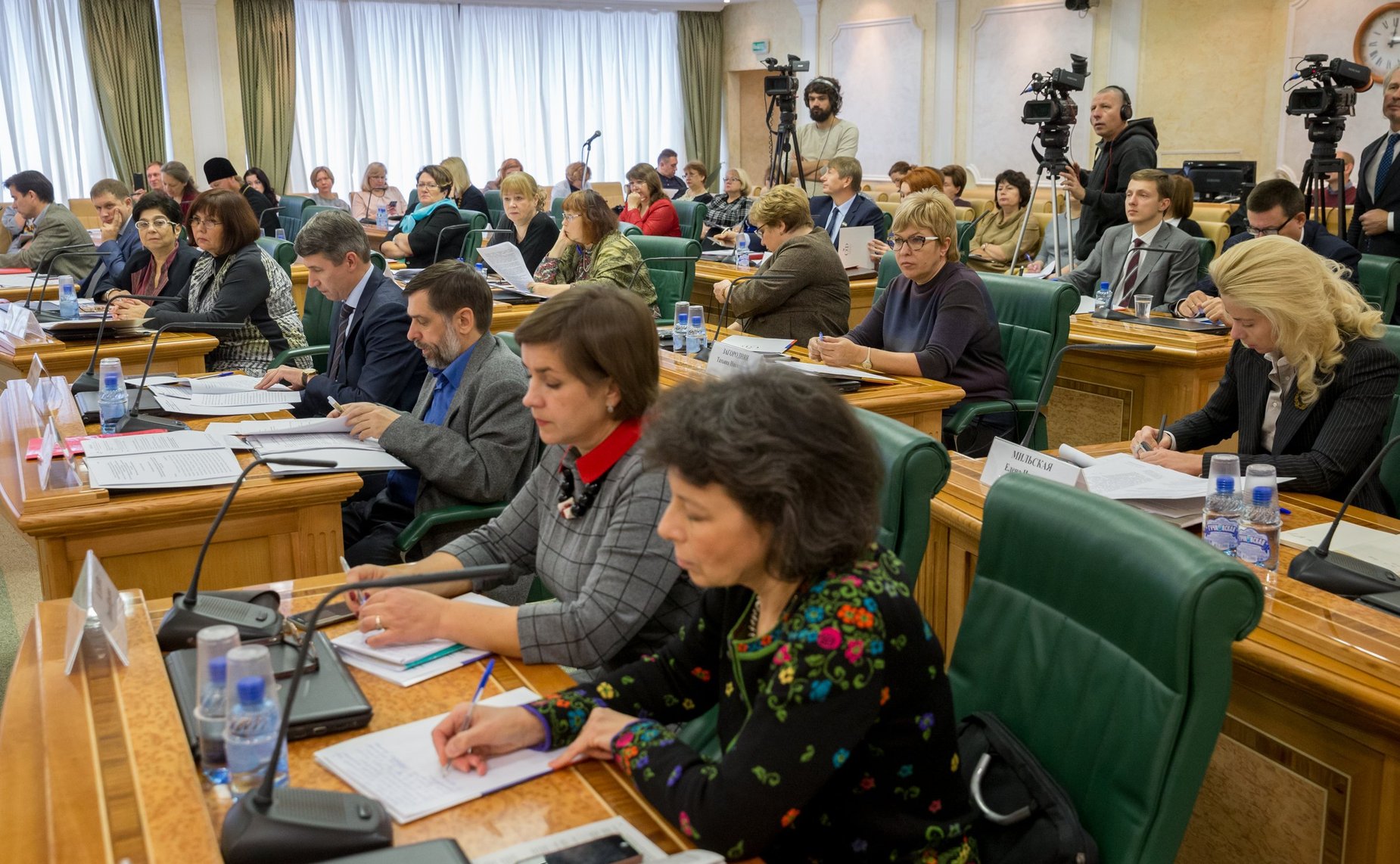 Парламентские слушания на тему «Совершенствование семейного законодательства в целях защиты семьи и традиционных семейных ценностей»
