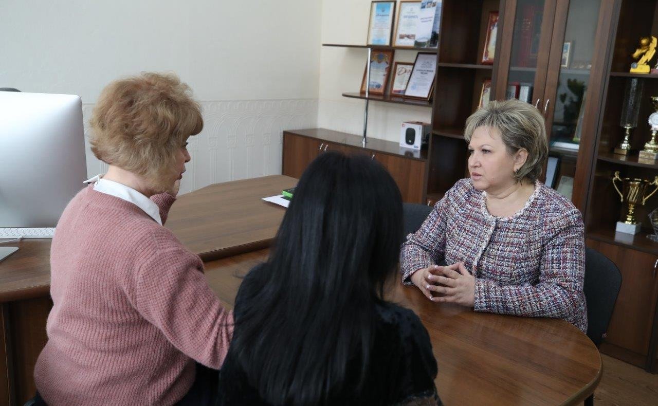 Елена Писарева в рамках работы в регионе побывала в Боровичском районе