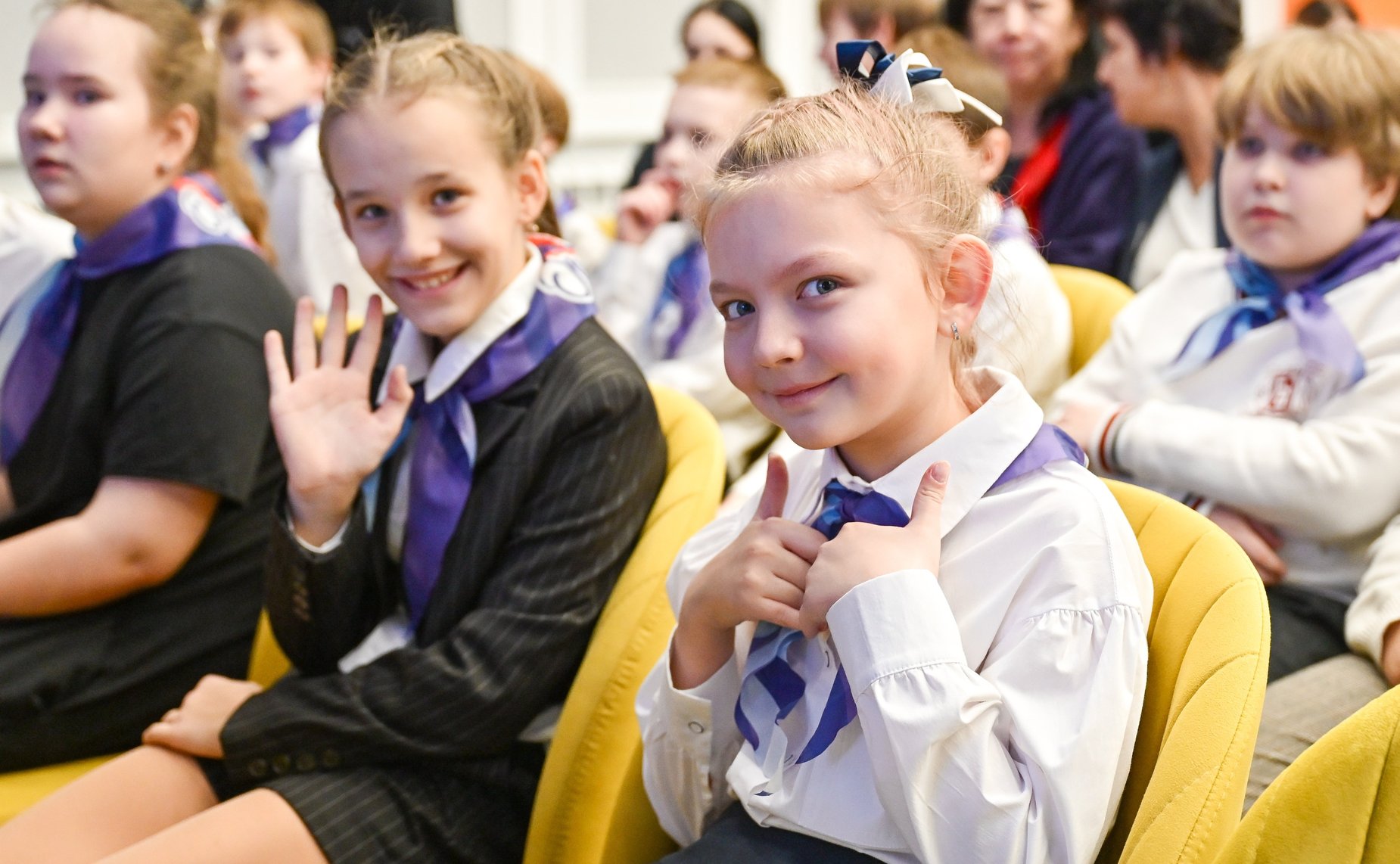 Елена Дягилева и Лариса Круглова посетили среднюю общеобразовательную школу № 5 имени О.И. Семёнова-Тян-Шанского в Мончегорске, досрочно открывшуюся после капитального ремонта