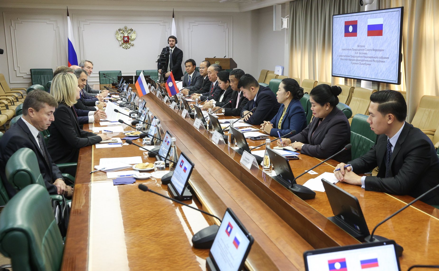 Константин Косачев провел встречу с заместителем Председателя Национального собрания Лаосской Народно-Демократической Республики Сувоном Лыангбунми