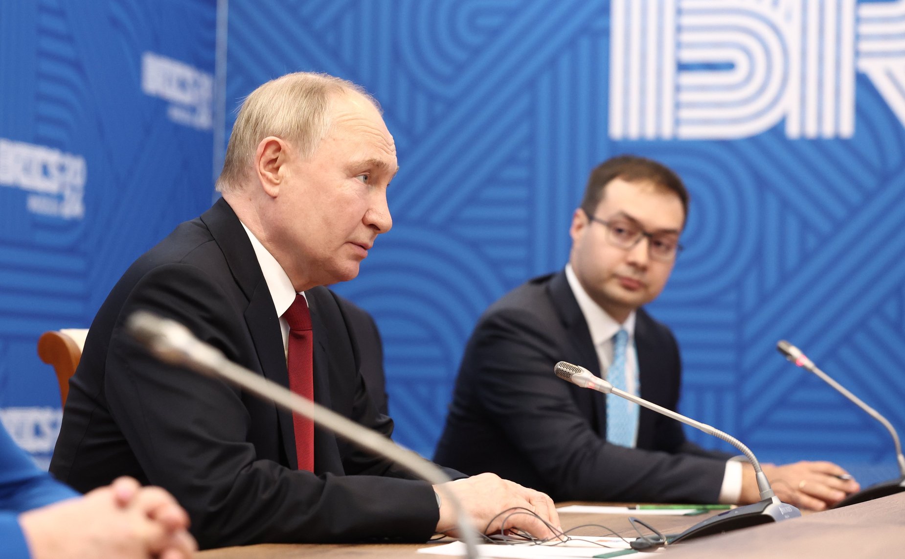 Х Парламентский форум БРИКС. Встреча Президента Российской Федерации Владимира Путина с Председателем Собрания исламского совета Исламской Республики Иран Мохаммадом Багером Галибафом